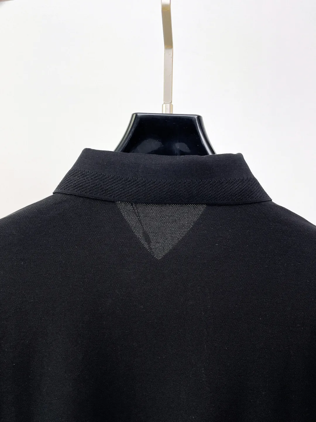 LP New Arrival long-sleeved Polo shirt, original fabric, official Same Style, made of pure cotton pique fabric, custom-made in the same vat, feels very comfortable and smooth, very wide and stylish, produced by factory for first-line brands, imported Behringer embroidery machine, embroidery is full and textured, collar and collar ribs are woven with imported yarn, does not deform after long-term wear, the most New Arrival style in autumn and winter, fashionable and individual Super Versatile and good-looking. It is very suitable for both men and women. It is a must-have for everyone. Size: M-XXXL